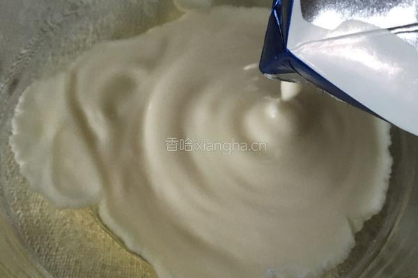 蜜豆青汁酸奶冻的做法图解2
