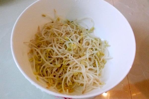  凉拌绿豆芽的做法图解6