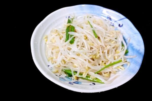  凉拌绿豆芽的做法图解7