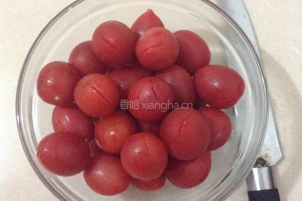 桂花蜜汁圣女果的做法图解1