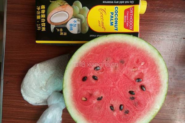 椰汁西瓜盅的做法图解1