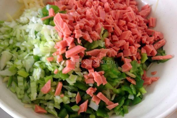 青椒、火腿土豆拖的做法图解2