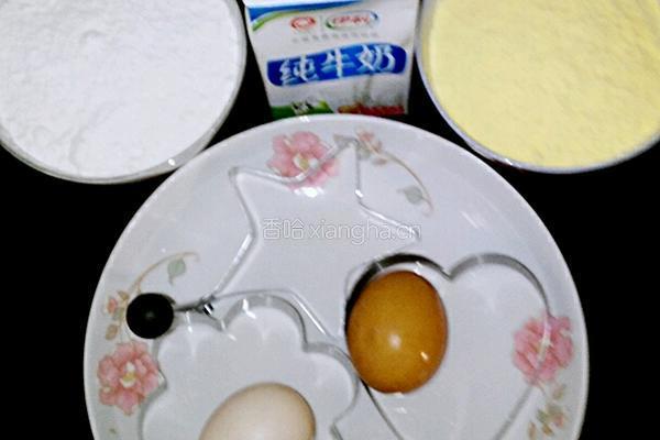 玉米面鸡蛋饼的做法图解1