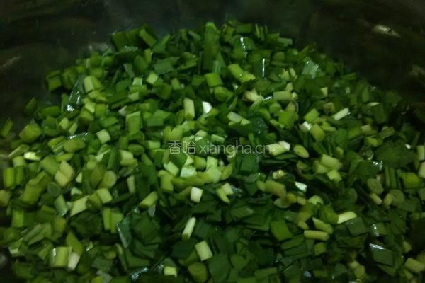 韭菜鸡蛋饺子的做法图解3