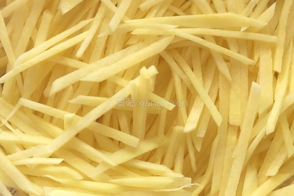 三色椒炒土豆丝的做法图解1