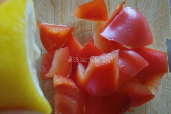 彩椒玉米鸡蛋沙拉的做法图解3