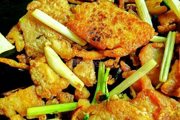 芹菜炒米豆腐的做法图解4