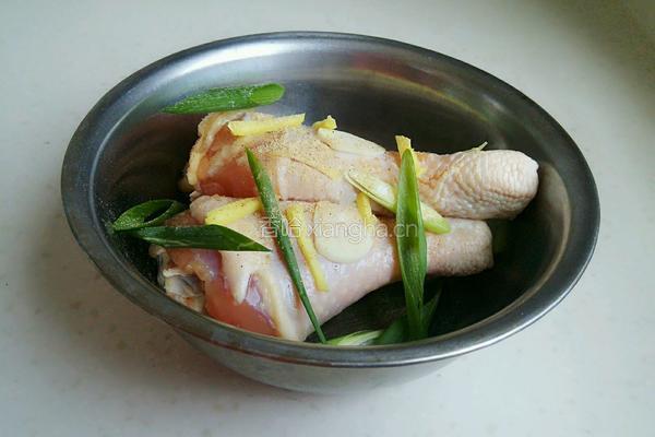 凉拌鸡腿肉的做法图解3