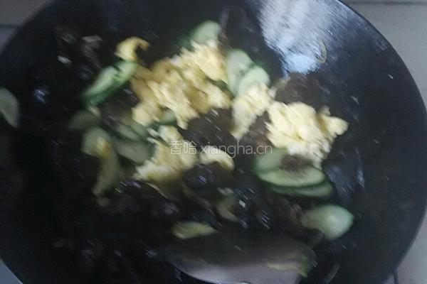 黄瓜木耳炒鸡蛋的做法图解7
