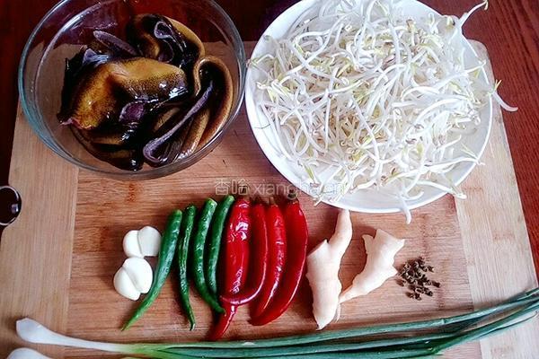绿豆芽炒鳝鱼丝的做法图解3