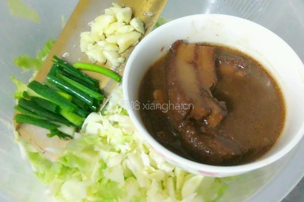 卷心菜炒扣肉的做法图解3