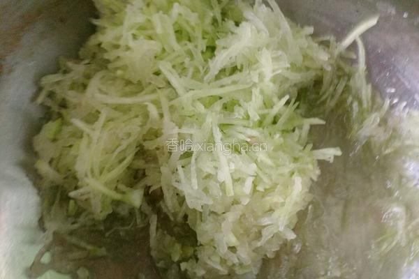 西瓜皮猪肉馄饨的做法图解2