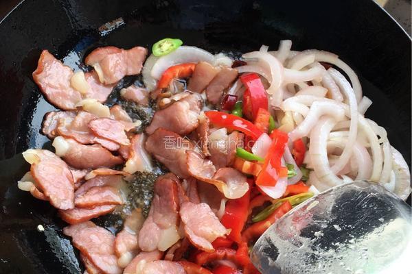 干锅土豆腊肉的做法图解7
