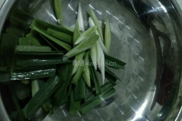 蒜苗猪肉的做法图解4