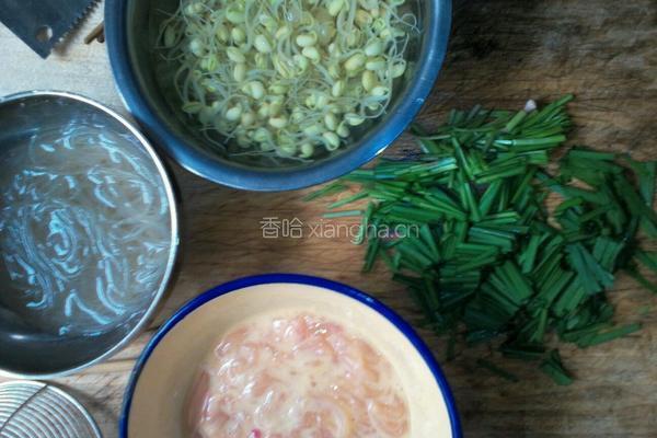 黄豆芽韮菜炒鸡丝的做法图解1