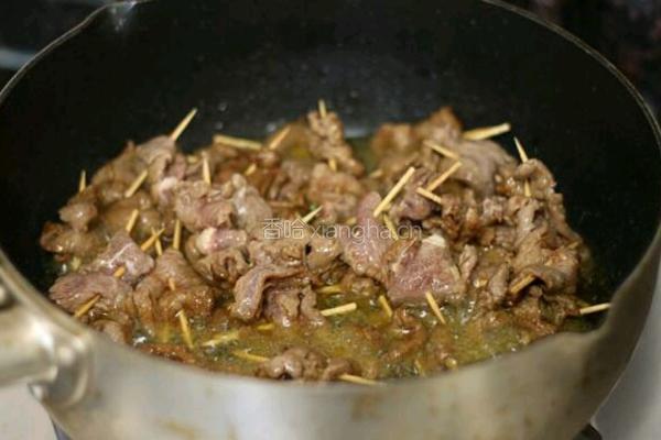 牙签牛肉的做法图解2