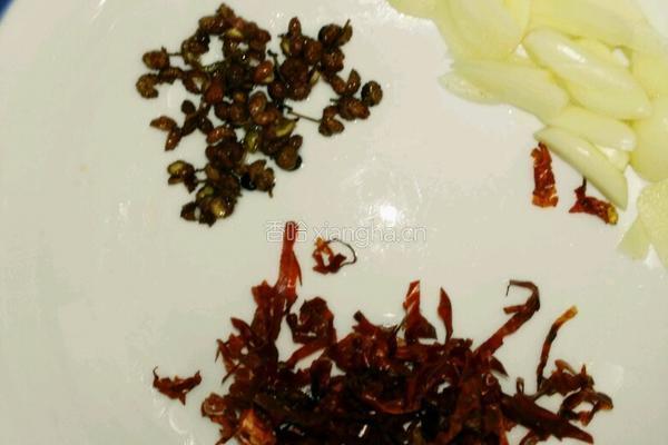 手撕包菜的做法图解2