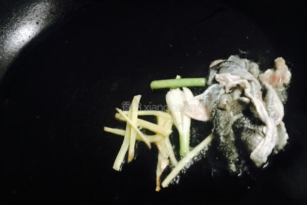 鱼丸素菇汤的做法图解11