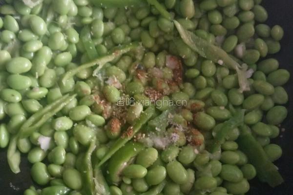 银耳素炒青豆的做法图解7