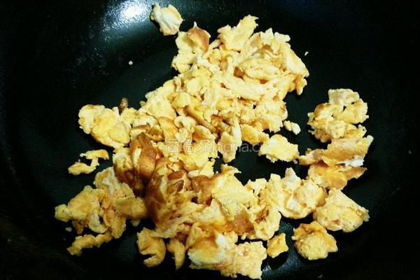 彩椒炒火腿鸭蛋的做法图解5