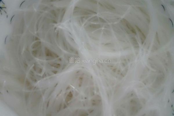 粉丝卷心菜的做法图解2