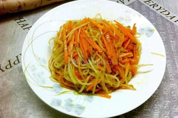 红萝卜炒绿豆芽的做法图解7