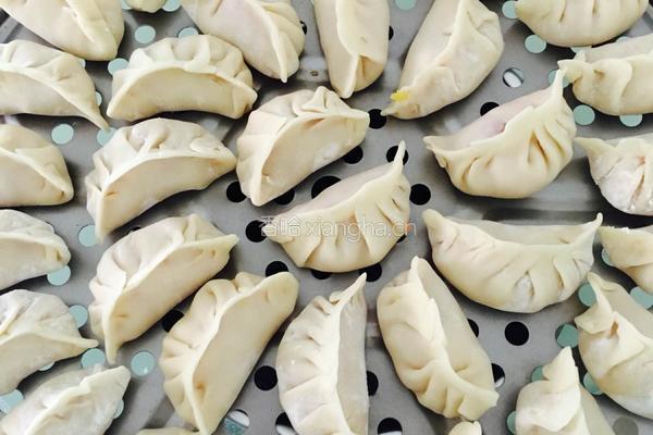 白菜肉饺的做法图解2