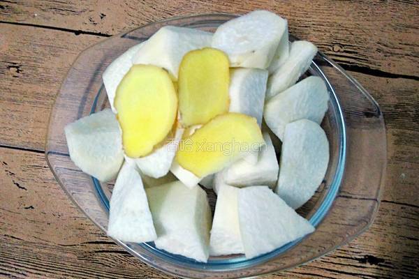 白萝卜薏仁排骨汤的做法图解5