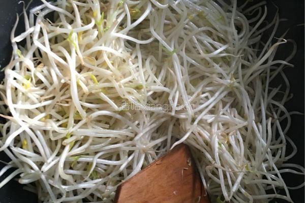 清炒绿豆芽的做法图解4