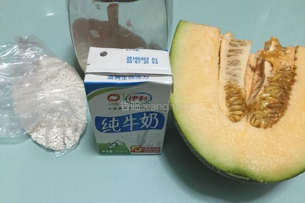 哈密瓜西米露的做法图解1