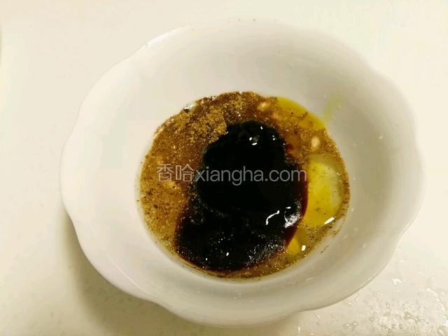 调好耗油汁，加了几滴麻油和香油