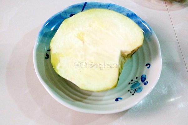 绿豆芽炒茄条的做法图解2
