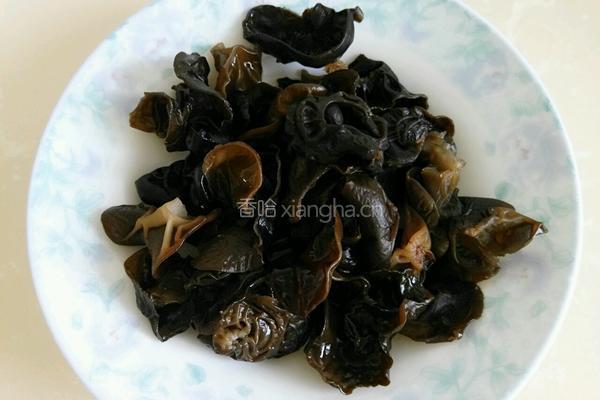 耗油杏鲍菇炒木耳的做法图解2