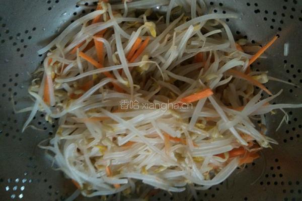 凉拌红油绿豆芽的做法图解6