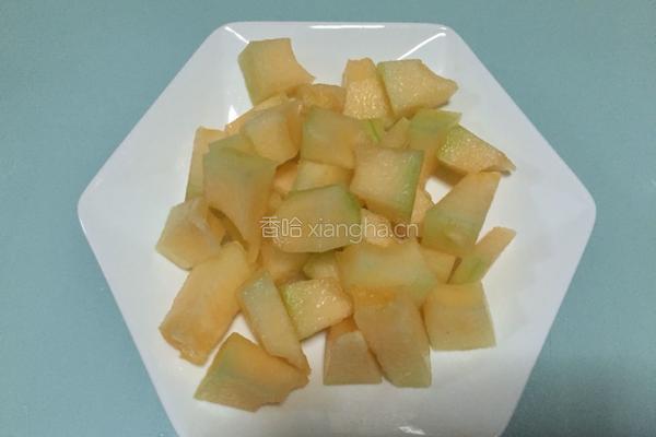哈密瓜奶昔的做法图解2