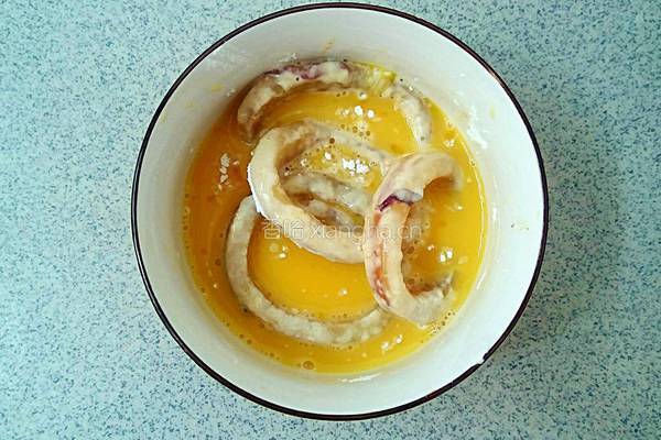 DIYの香酥鱿鱼圈的做法图解5