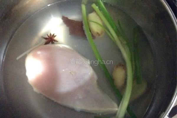 绿豆芽拌鸡丝的做法图解1
