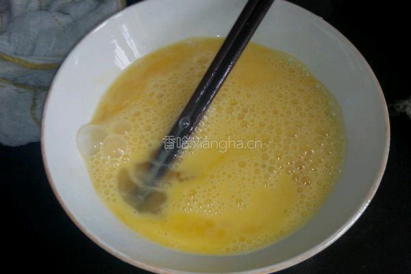 鸭蛋炒辣椒的做法图解3