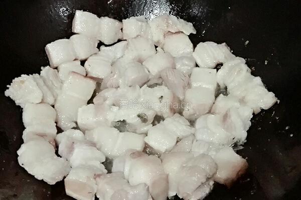 五花肉焖鹌鹑蛋的做法图解4