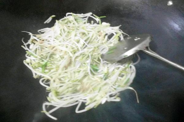 清炒绿豆芽的做法图解5
