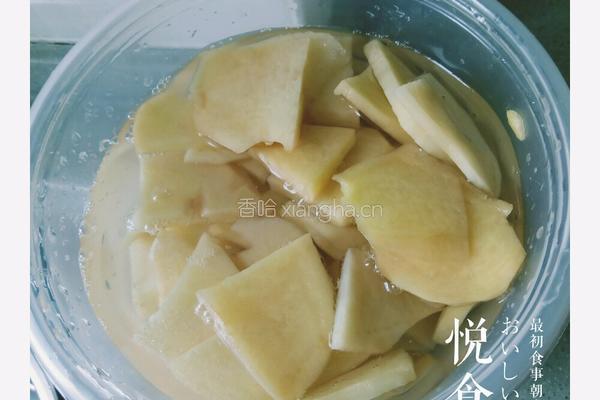 尖椒炒土豆片的做法图解1