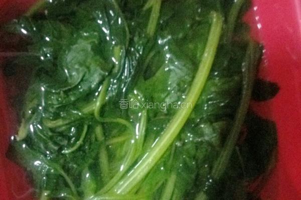 蒜香菠菜梗的做法图解3