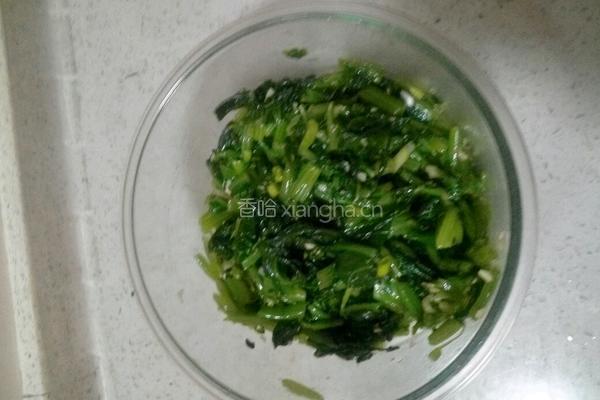蒜香菠菜梗的做法图解4