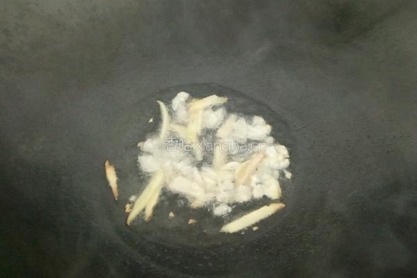 鱼饼炒豆角的做法图解3