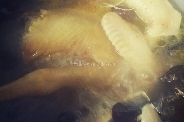 当归人参老母鸡汤的做法图解4