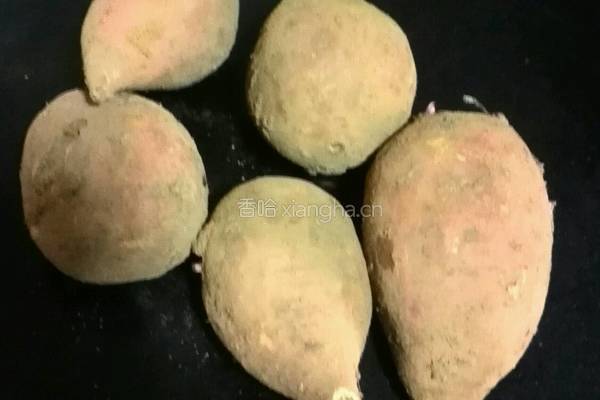 蚝油红薯的做法图解1