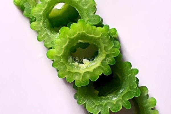 蜜汁苦瓜的做法图解3