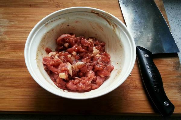 青豆肉丁的做法图解5