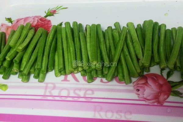 豆角丝炒肉的做法图解2
