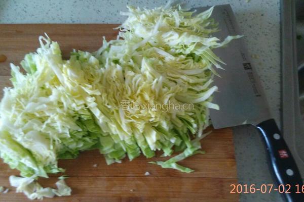 凉拌卷心菜的做法图解2